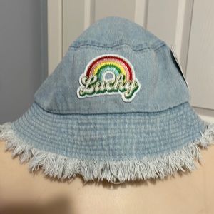 4 LUCKY RAINBOW HATS